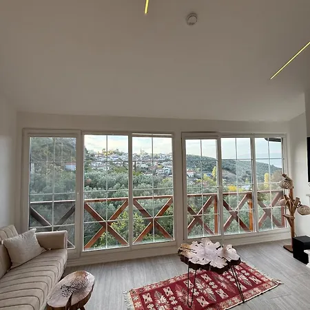 Dogayla Ic Ice Lueks * İznik