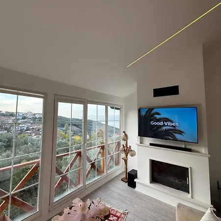 Dogayla Ic Ice Lueks 木屋 İznik