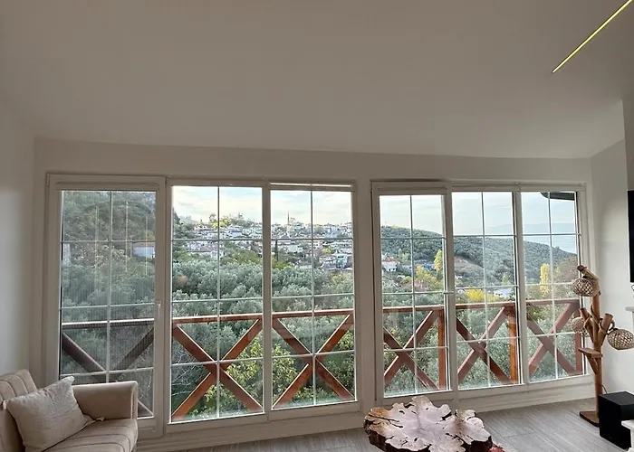 Dogayla Ic Ice Lueks * İznik